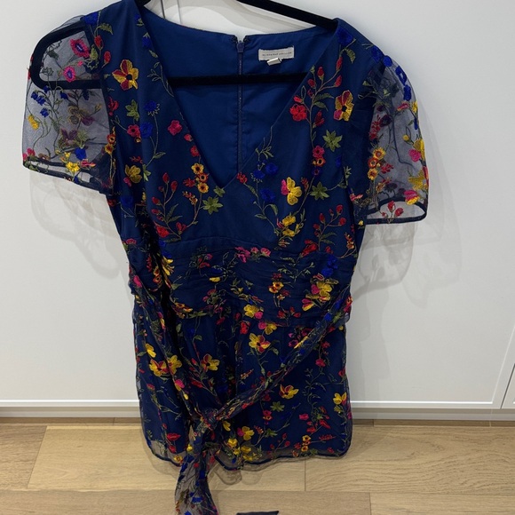 Monique Lhuillier Dresses & Skirts - Monique Lhuillier Navy Floral Embroidered Blouse